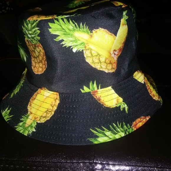 A Girl Thing Accessories - Pineapple bucket hats: White & Blue